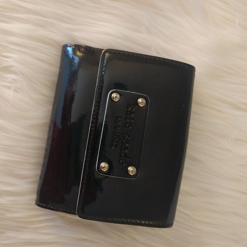 ✔️SOLD Kate Spade leather wallet